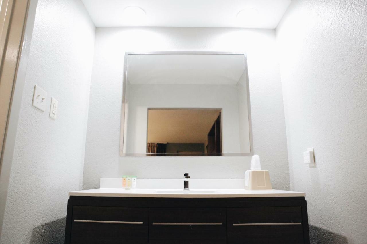 All Seasons Inn & Suites Memphis Bagian luar foto